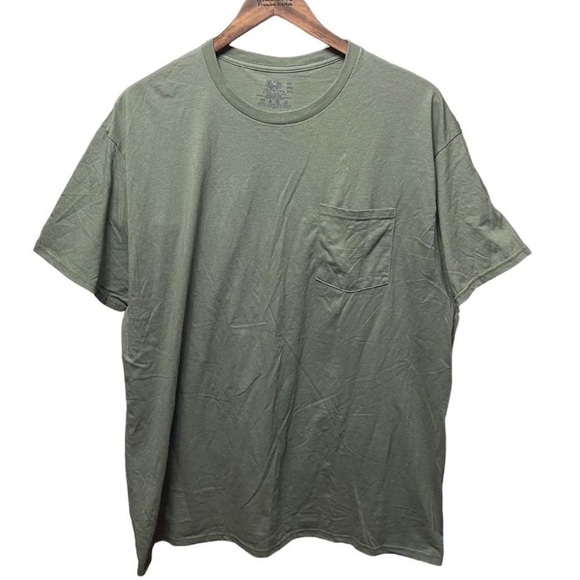 Fruit of the Loom Other - blank olive green front pocket short sleeve crewneck spring summer work T-shirt
